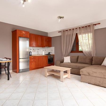 Theoni'S Country House With Garden And Sea View อเล็กซานโดรโพลิส ภายนอก รูปภาพ