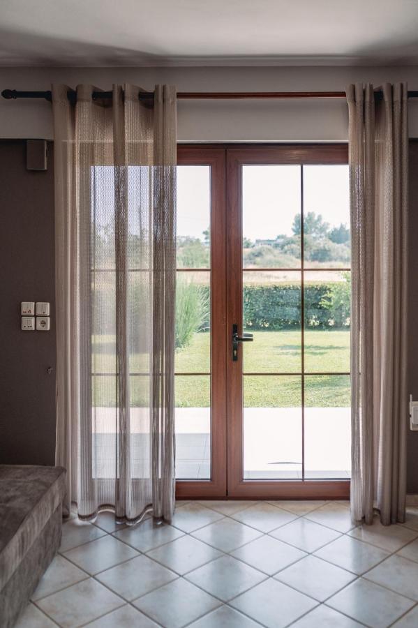 Theoni'S Country House With Garden And Sea View อเล็กซานโดรโพลิส ภายนอก รูปภาพ