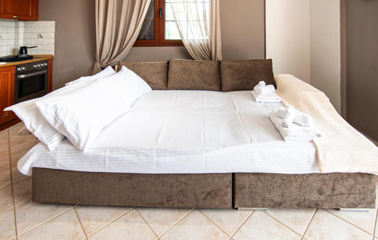 Theoni'S Country House With Garden And Sea View อเล็กซานโดรโพลิส ภายนอก รูปภาพ